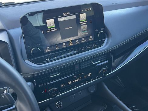 Used 2023 Nissan Rogue SL w/ SL Premium Package image 16