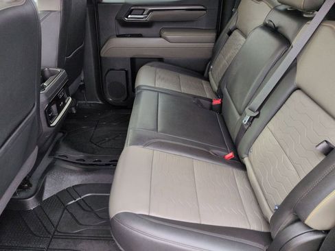 Used 2022 Chevrolet Silverado 1500 ZR2 w/ Technology Package image 17