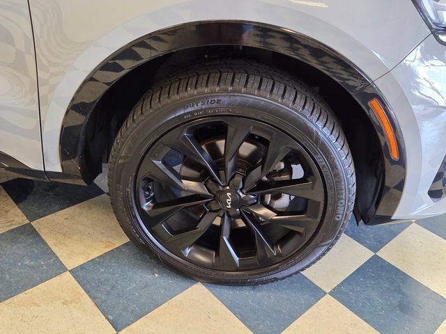 Used 2023 Kia Sorento SX AWD/4WD image 9