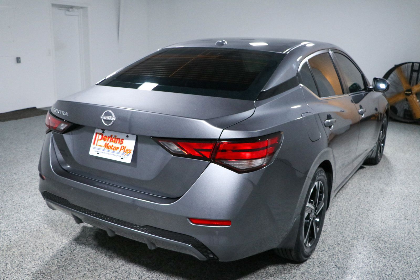 Used 2025 Nissan Sentra SV FWD image 7