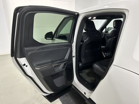 Used 2022 Rivian R1T Launch Edition AWD/4WD image 17