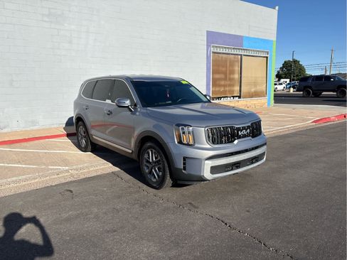 Used 2024 Kia Telluride LX FWD image 8