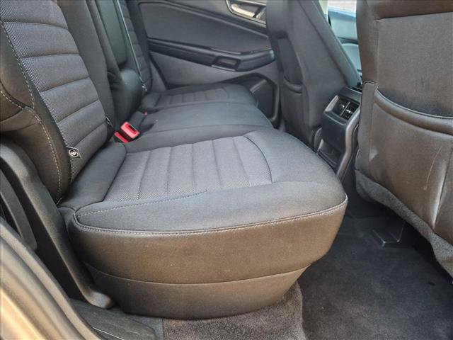 Certified 2023 Ford Edge SE w/ Black Appearance Package AWD/4WD image 18