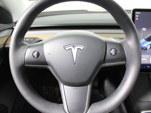 Used 2023 Tesla Model 3 Standard Range image 14