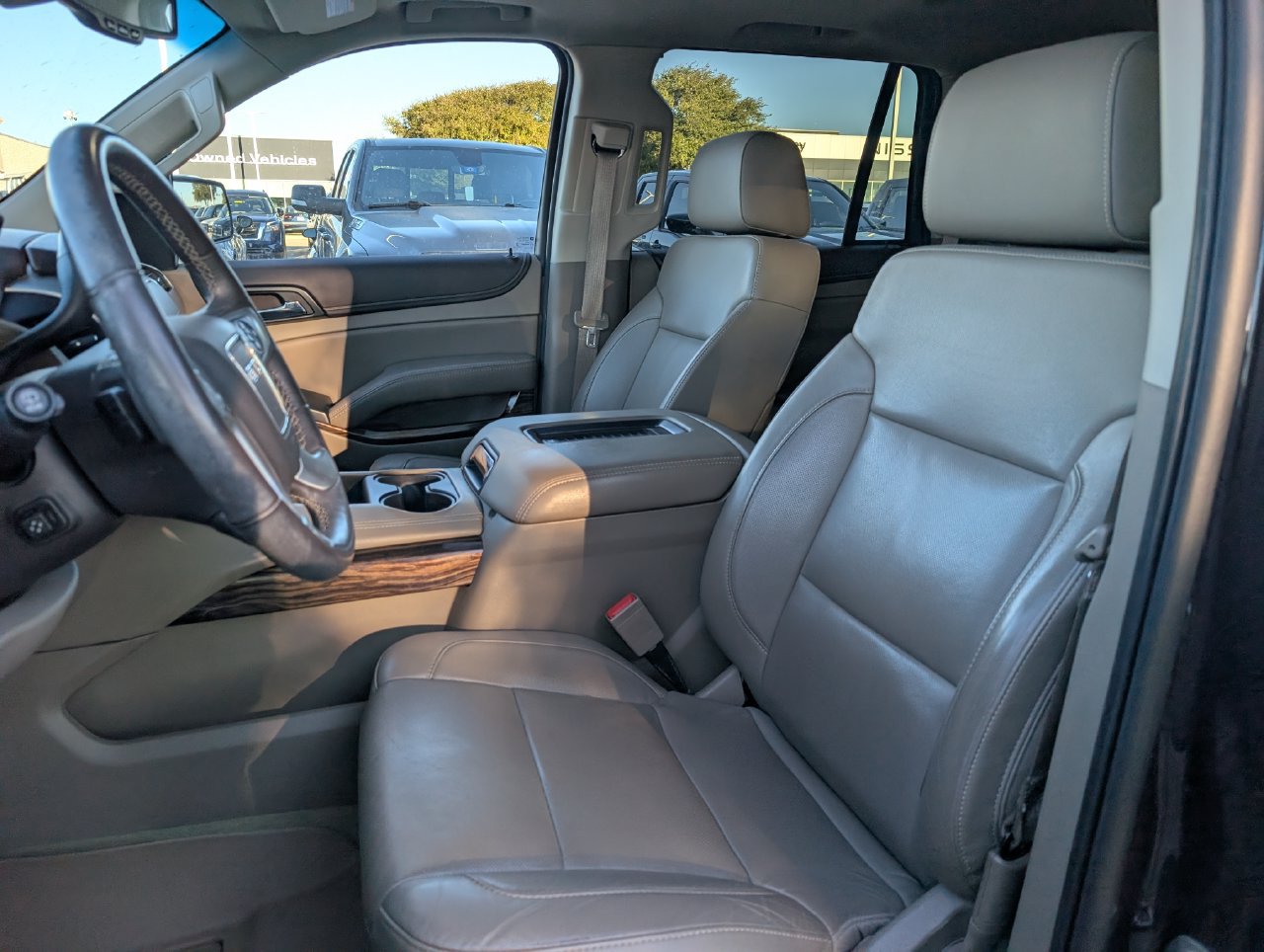 Used 2016 GMC Yukon SLT w/ Open Road Package AWD/4WD image 25