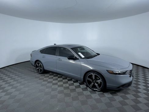 Used 2023 Honda Accord Sport image 2