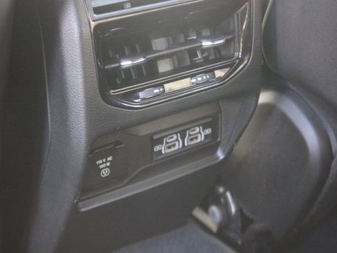 Used 2023 Jeep Grand Cherokee Altitude image 23