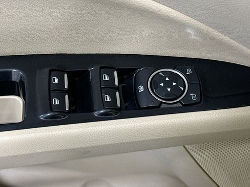 Used 2016 Ford Fusion SE w/ Equipment Group 202A image 16