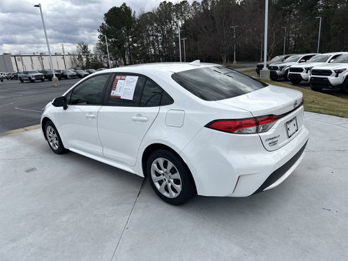 Used 2022 Toyota Corolla LE image 8