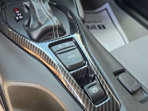 Used 2021 Chevrolet Camaro LT w/ Technology Package image 18