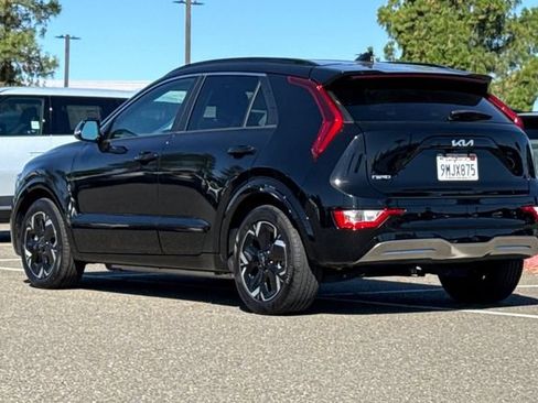 Certified 2024 Kia Niro Wind FWD image 8