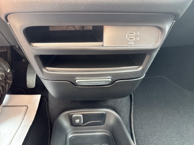 New 2027 Chrysler Pacifica Select AWD/4WD image 17