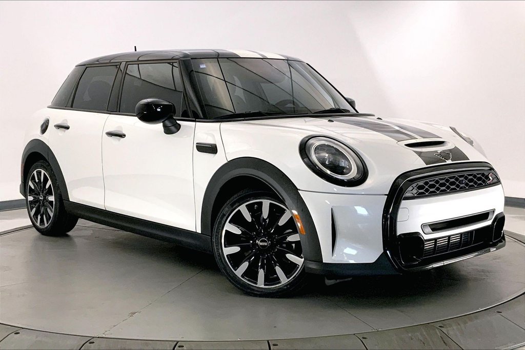 Used 2024 MINI Cooper S FWD image 1