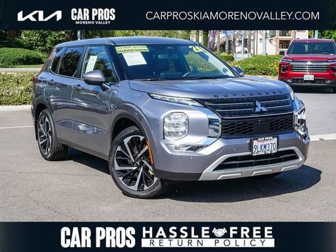 Used 2024 Mitsubishi Outlander SE FWD image 1