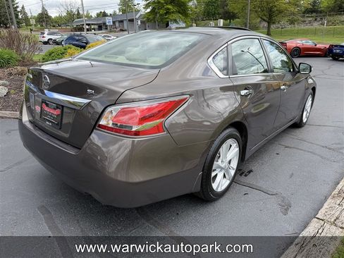 Used 2015 Nissan Altima 2.5 SL w/ Technology Package FWD image 13