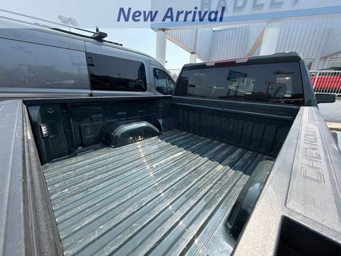 Used 2025 Chevrolet Silverado 1500 LT AWD/4WD image 7