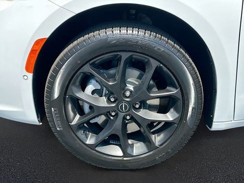 New 2026 Chrysler Pacifica Limited w/ S Appearance Package image 20