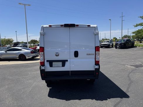 Used 2025 RAM ProMaster 2500 w/ Convenience Group FWD image 4