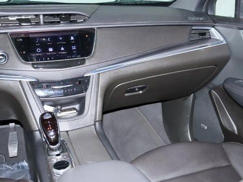 Certified 2024 Cadillac XT5 Luxury image 20