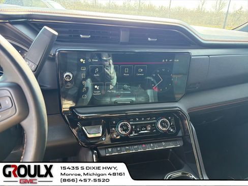 Used 2024 GMC Sierra 3500 AT4 w/ AT4 Premium Plus Package AWD/4WD image 18