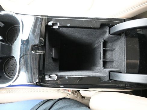 Used 2021 Lincoln Nautilus Standard w/ Equipment Group 101A image 19