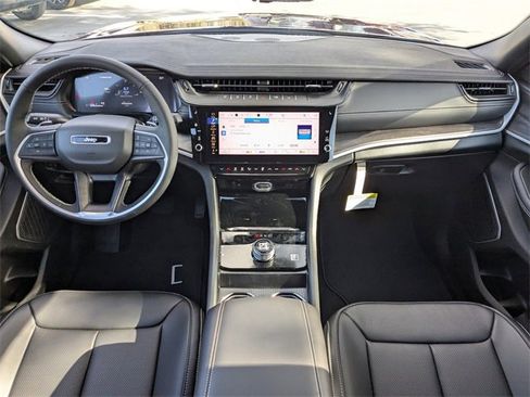 New 2026 Jeep Grand Cherokee Limited image 14