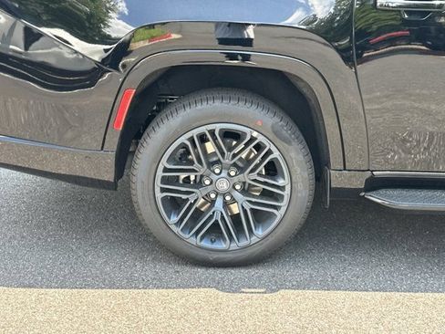 New 2026 Jeep Grand Wagoneer L 4WD image 17