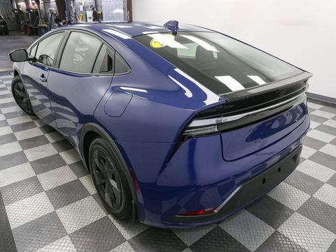 Used 2024 Toyota Prius Prime FWD image 9