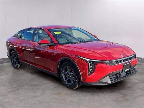 Certified 2025 Kia K4 LXS image 3