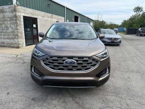 Used 2019 Ford Edge Titanium w/ Cold Weather Package AWD/4WD image 8