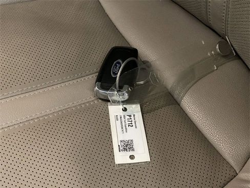 Used 2024 Ford Expedition Limited image 19