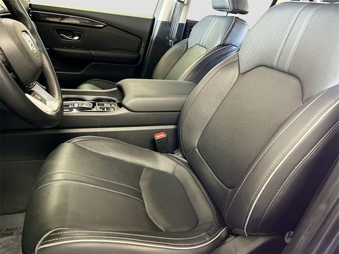 Used 2025 Honda Pilot Elite image 22