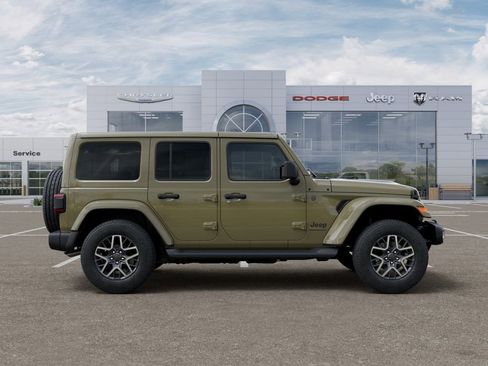 New 2026 Jeep Wrangler Unlimited Sahara AWD/4WD image 23