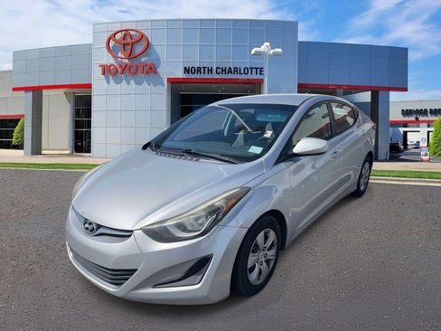 Used 2016 Hyundai Elantra SE FWD image 4