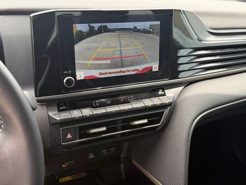 Used 2025 Toyota Camry SE w/ Convenience Package FWD image 21