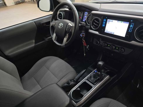 Used 2019 Toyota Tacoma SR5 AWD/4WD image 28