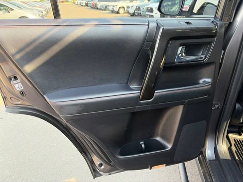 Used 2020 Toyota 4Runner TRD Off-Road Premium w/ Moonroof Package AWD/4WD image 21