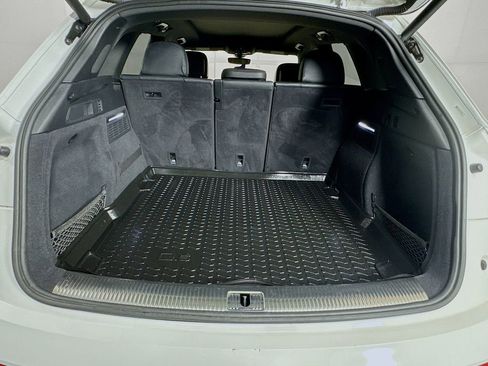 Used 2019 Audi SQ5 Prestige image 31