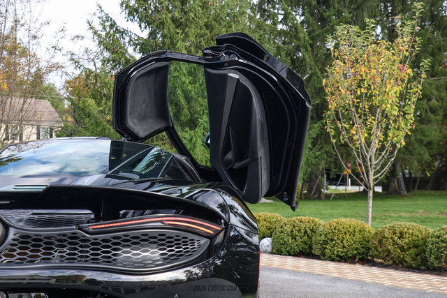Used 2025 McLaren 750S RWD image 38
