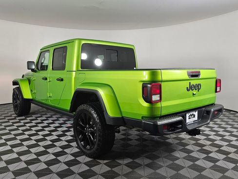Used 2025 Jeep Gladiator Sport image 5