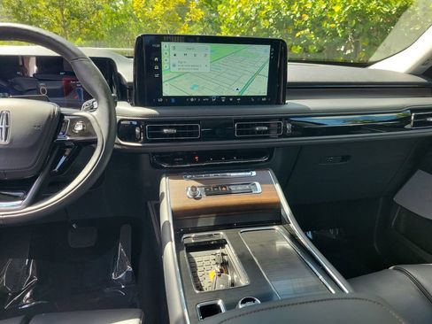 Used 2025 Lincoln Aviator Reserve w/ Equipment Group 201A AWD/4WD image 19