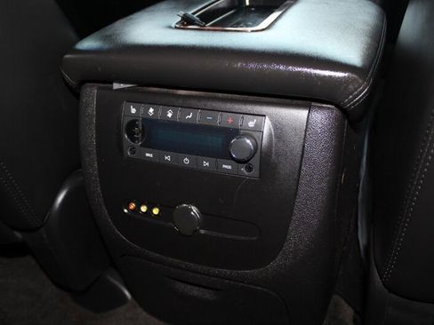 Used 2007 GMC Yukon Denali image 16