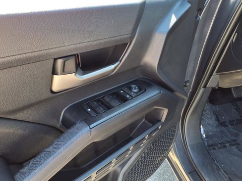 Certified 2025 Toyota Tacoma TRD Off-Road AWD/4WD image 15