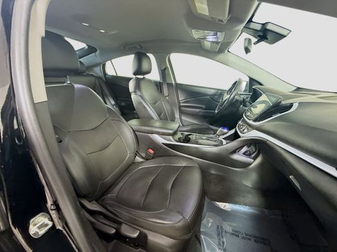 Used 2018 Chevrolet Volt LT w/ LT Driver Confidence Package image 29