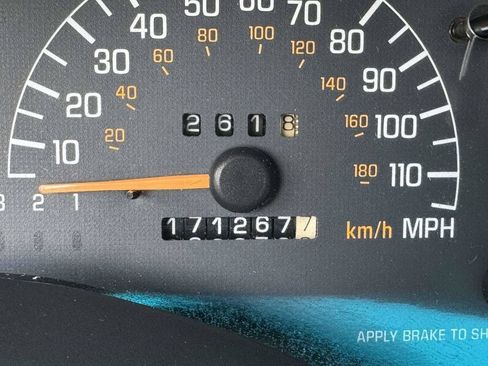 Used 2003 Pontiac Grand Prix SE w/ Equipment Group FWD image 12