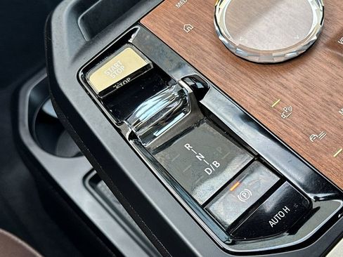 Used 2023 BMW iX xDrive50 w/ Premium Package image 25