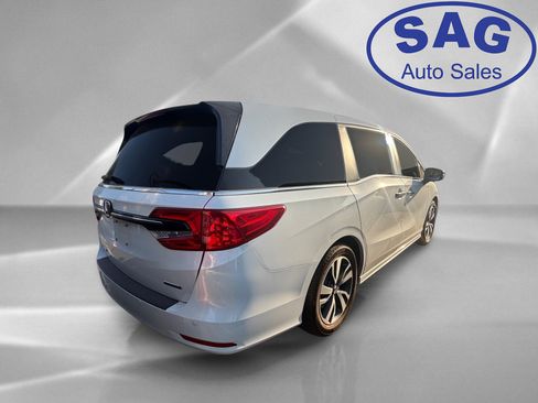Used 2022 Honda Odyssey Touring image 3