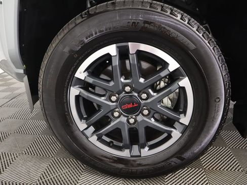 Used 2024 Toyota Tacoma TRD Sport image 30