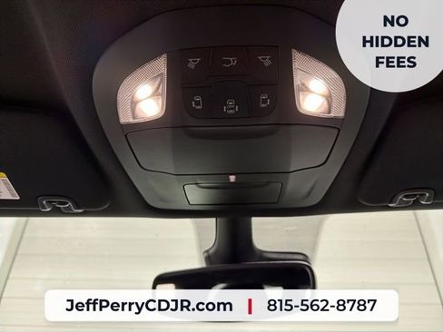 New 2026 Chrysler Pacifica Select FWD image 11
