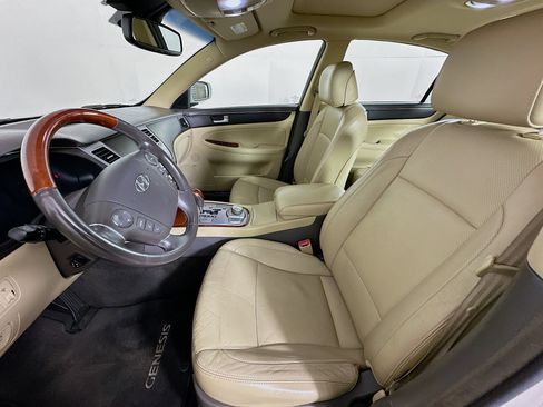 Used 2012 Hyundai Genesis 4.6 RWD image 13